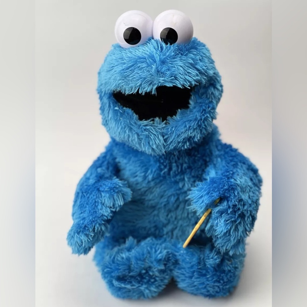 “Feed Me” Cookie Monster Talking Vibrating 14” Sesame Street Plush Hasbro E1961
